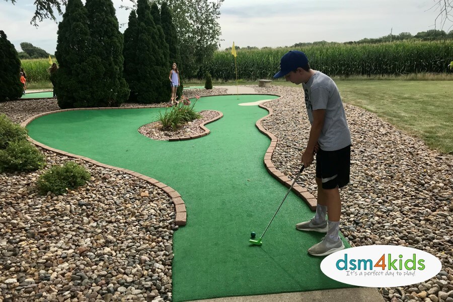 7 Places to Play Mini Golf in Des Moines - dsm4kids